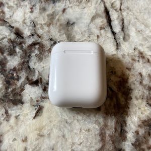 Apple AirPods with lightning charging case